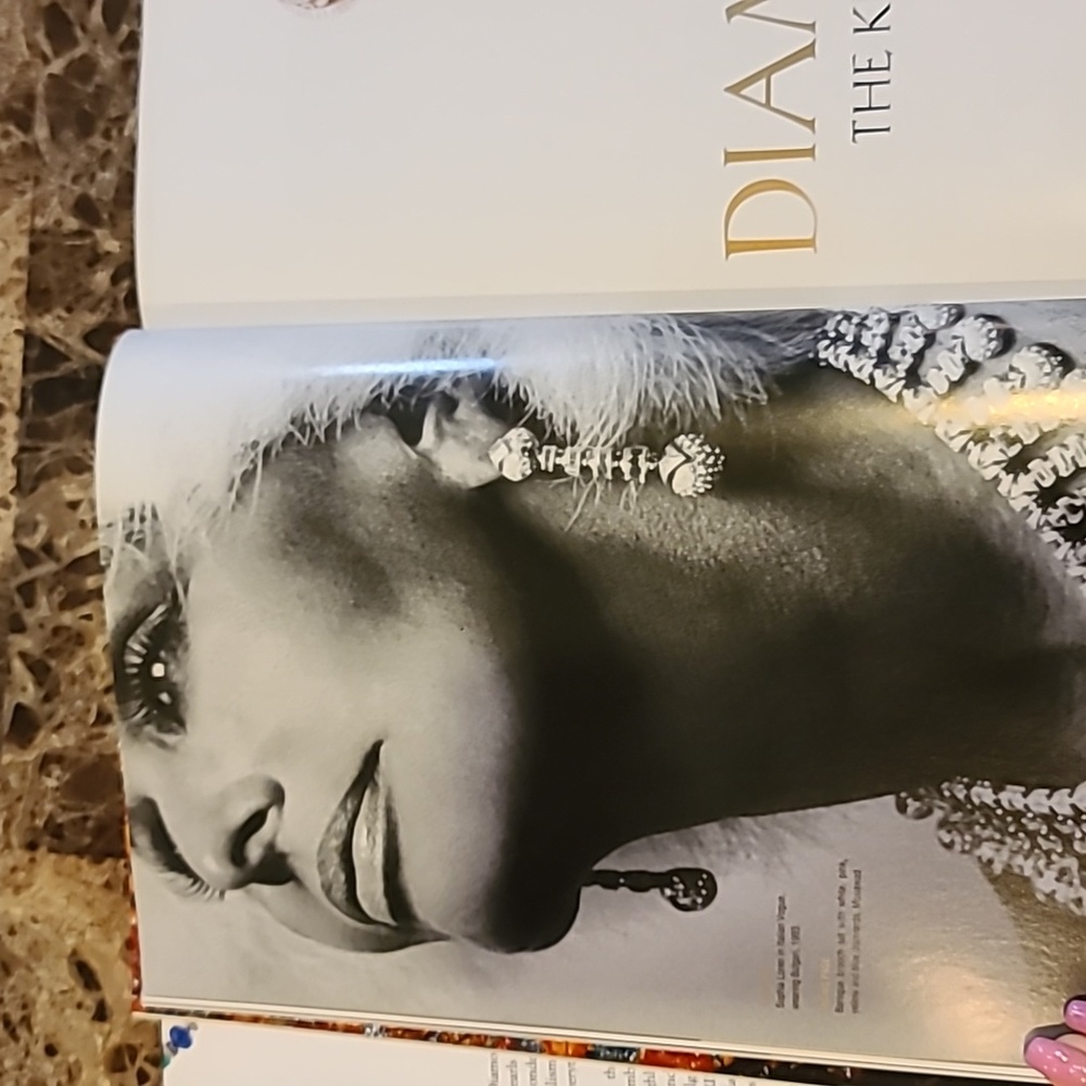 Jewelry International Book View 5